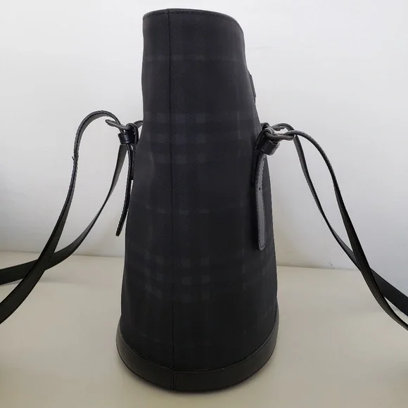 Burberry Vintage Navy Nova Check Bucket Shoulder Bag - Picture 4 of 15